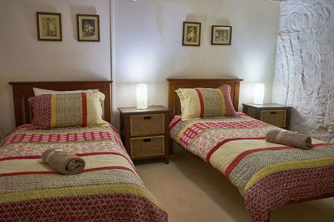 Underground Bed And Breakfast - Darwin Tourism 5