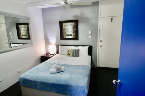 Hideaway Noosa Men Only Beach Resort - Darwin Tourism 1