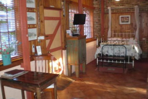 Eagle Foundry Bed & Breakfast - Darwin Tourism 5