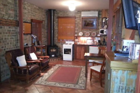 Eagle Foundry Bed & Breakfast - Darwin Tourism 4