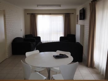 Jacaranda Motel & Holiday Units - Darwin Tourism 5