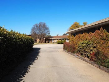 Jacaranda Motel & Holiday Units - Darwin Tourism 1