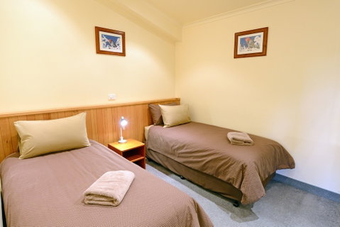 Falls Creek Country Club - Darwin Tourism 1