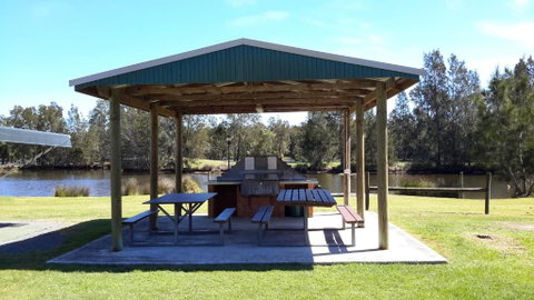 Tuncurry Lakes Resort - Darwin Tourism 2