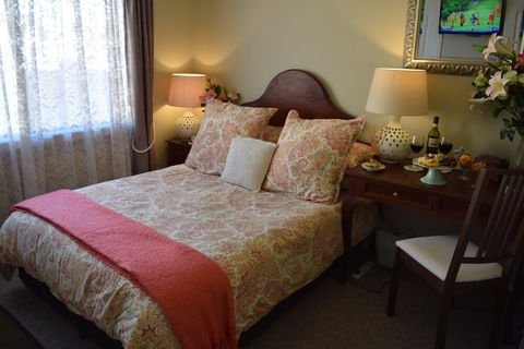 Meurants Manor Bed & Breakfast - Darwin Tourism 6