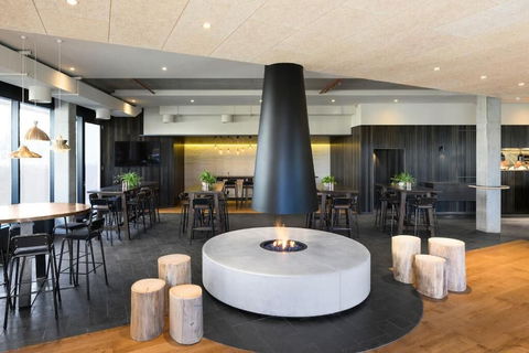 Little National Hotel Canberra - Darwin Tourism 1
