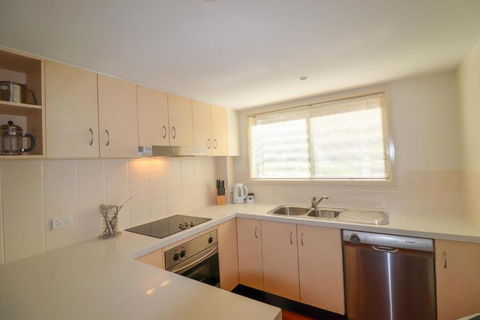 Dollarbird Treetops Townhouse - Darwin Tourism 4