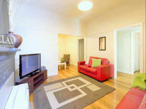 Elm Cottage - Darwin Tourism 5