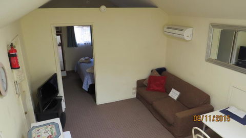 Bristol House Accommodation - Darwin Tourism 1