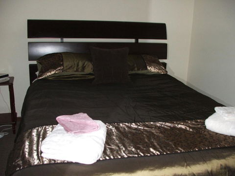 Bristol House Accommodation - Darwin Tourism 5