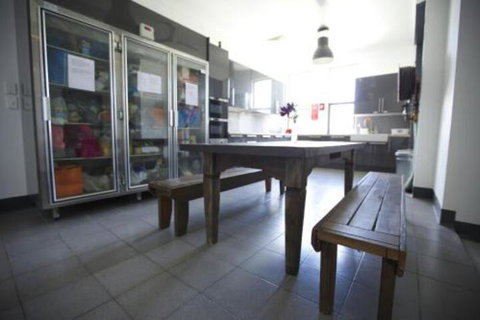 EBS Sydney Hostel - Darwin Tourism 5