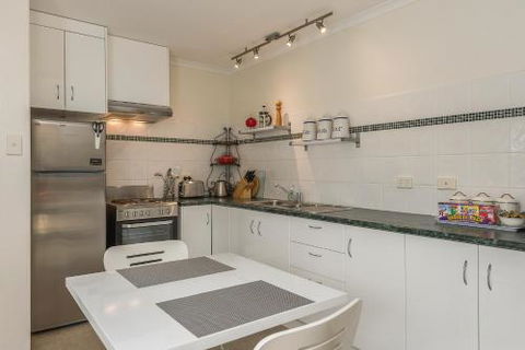 Moonrise View Apartment - Darwin Tourism 1