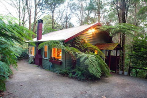 A Cottage In The Forest - Darwin Tourism 0