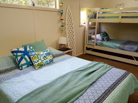 CHILL OUT BEACH HOUSE At FORSTER - Darwin Tourism 1