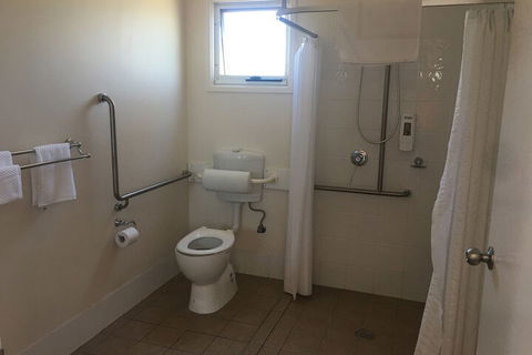 Jervis Bay Holiday Cabins - Darwin Tourism 6