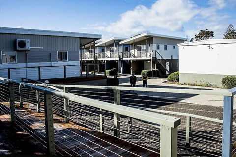 Jervis Bay Holiday Cabins - Darwin Tourism 7