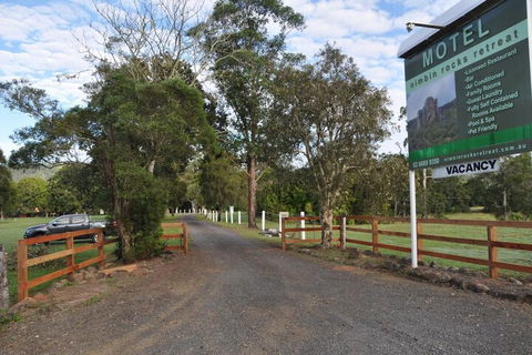Nimbin Rocks Retreat - Darwin Tourism 1