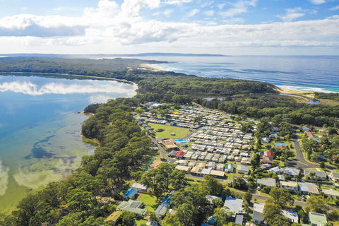 Lakeside Cabins & Holiday Village - Darwin Tourism 1