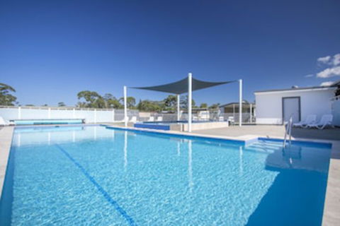 Lakeside Cabins & Holiday Village - Darwin Tourism 0