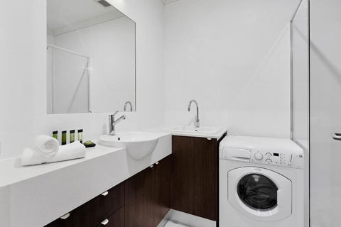 Attika Hotel - Darwin Tourism 3