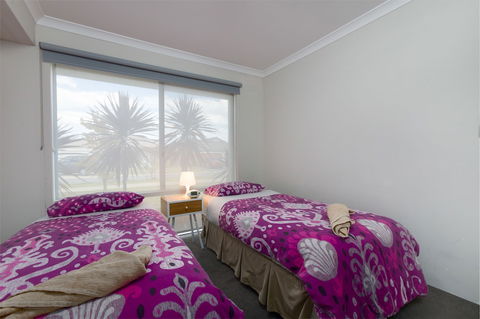 Rainbow Dream House PERTH Holiday Home - Darwin Tourism 4