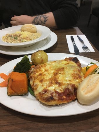Morwell RSL - Darwin Tourism 0