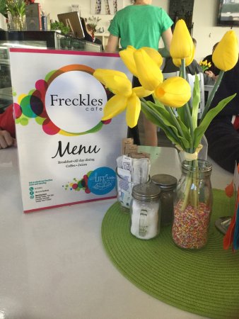 Freckles Cafe - Darwin Tourism 0