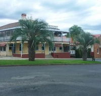 Coach House Inn - Darwin Tourism