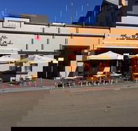 The Roses Cafe