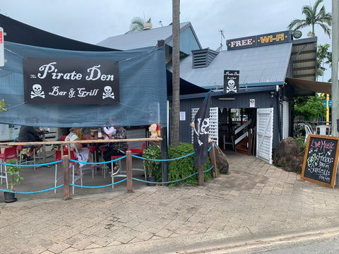 The Pirate Den Bar And Grill - Darwin Tourism 1