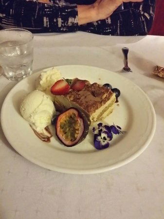 Anna's Restaurant - Darwin Tourism 0