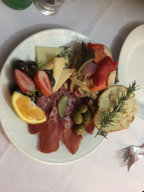 Anna's Restaurant - Darwin Tourism 2