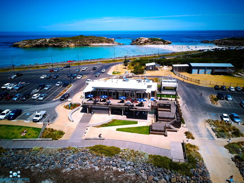 Pavilion Cafe & Bar - Darwin Tourism 1
