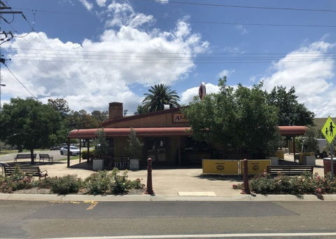 The Albion Hotel - Darwin Tourism 1