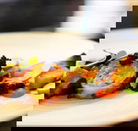 Lolo and Lola - Darwin Tourism