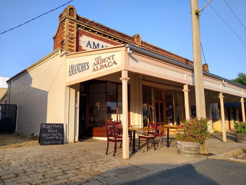 Amandhi's - Darwin Tourism 0
