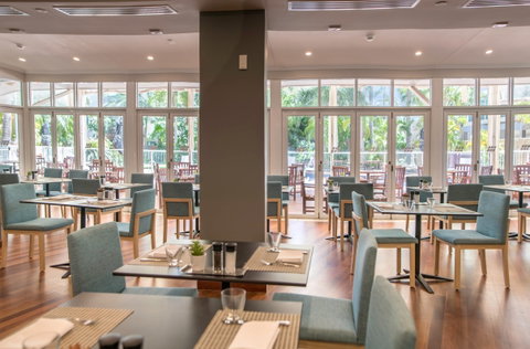 Poolside Restaurant And Bar - Darwin Tourism 2