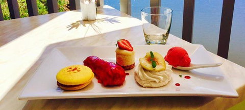 Flutes Restaurant - Darwin Tourism 3