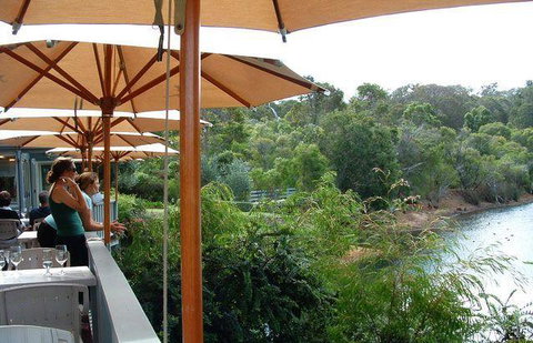 Flutes Restaurant - Darwin Tourism 6