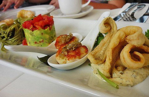 Flutes Restaurant - Darwin Tourism 7
