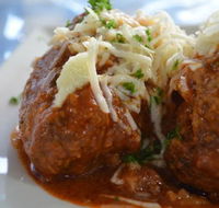 Manolis Greek Taverna - Darwin Tourism