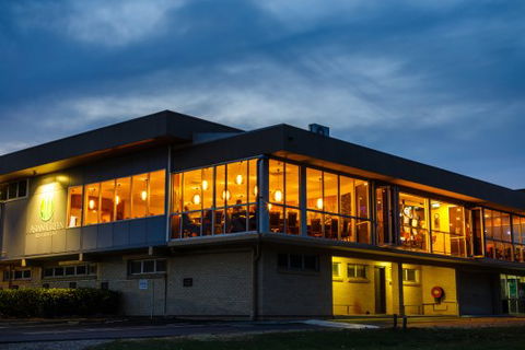 Ballina Golf & Sports Club - Darwin Tourism 0