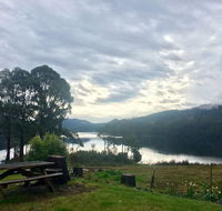 Lakeside Bar  Grill