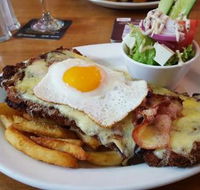 Willunga Hotel - Darwin Tourism