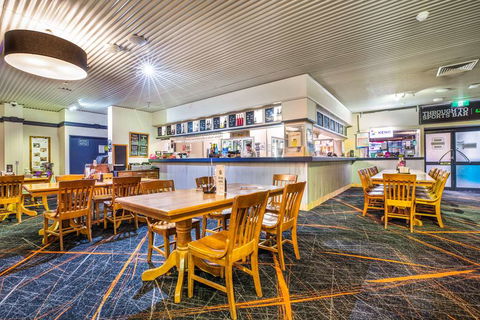 Atherton Hotel - Darwin Tourism 6