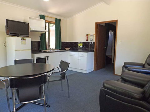 Adelaide Caravan Park - Darwin Tourism 8