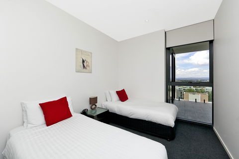 Astra Canberra Manhattan - Darwin Tourism 9