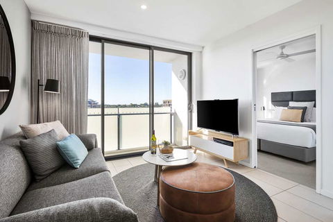 Alcyone Hotel Residences - Darwin Tourism 10