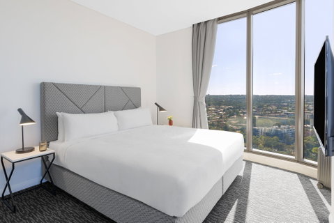 Meriton Suites George St - Darwin Tourism 0