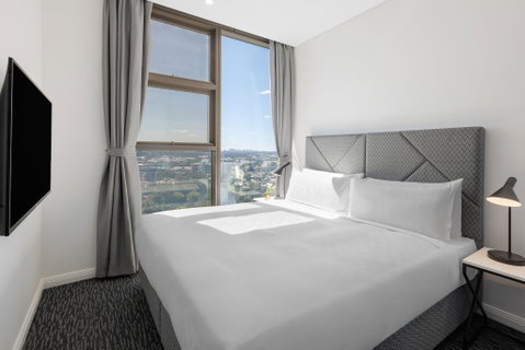 Meriton Suites George St - Darwin Tourism 1